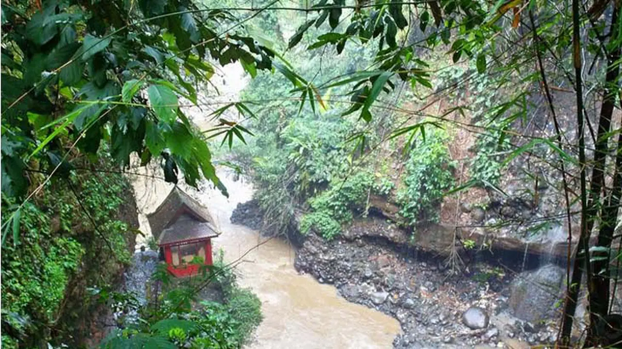 Raja Thailand ke Curug Dago: Apa Yang Kau Cari Rama?