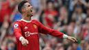 Cristiano Ronaldo. Striker Portugal berusia 37 tahun ini pernah dua kali memperkuat Manchester United sepanjang kariernya. Di periode pertamanya ia bertahan 6 musim mulai 2003/2004 hingga 2008/2009 usai didatangkan dari Sporting Lisbon dan total tampil dalam 292 laga di semua ajang dengan mencetak 118 gol. Sementara periode keduanya baru berjalan 1 musim sejak didatangkan dari Juventus pada awal musim 2021/2022. Ia total tampil dalam 39 laga di semua ajang pada periode keduanya dengan mencetak 24 gol dan 5 assist. (AFP/Paul Ellis)