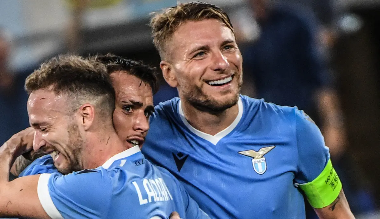 Dalam pertandingan di Stadion Olimpico, Lazio berhasil meraih poin penuh setelah mengalahkan Lokomotiv Moscow dua gol tanpa balas. (AFP/Andreas Solaro)