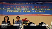 Ketua Pansel Komjen Purn Imam Sudjarwo dan Sekretaris Pansel Kompolnas Yenti Ganarsih (kiri) ketika menghadiri seleksi 81 calon anggota Komisi Kepolisian Nasional (Kompolnas)  di Jakarta, Kamis (10/3). (Liputan6.com/Johan Tallo)
