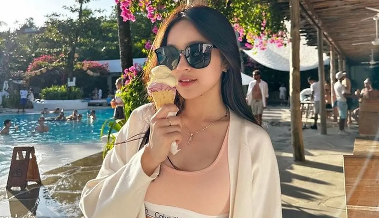 <p>Karier Eca Aura bermula saat ia jadi brand ambassador sebuah tim e-sport. Kini ia mulai sering terlihat di TV hingga konten pada YouTube. [Foto: instagram.com/elsaajapasal]</p>