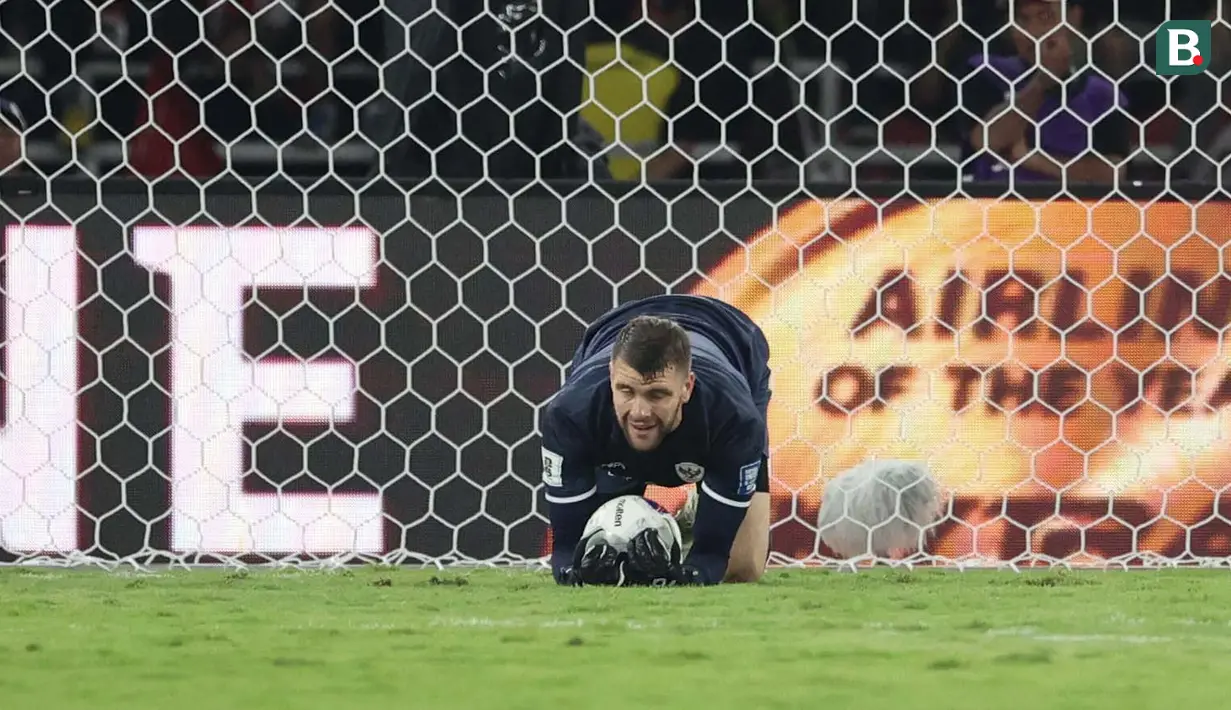 <p>Kiper&nbsp;Timnas Indonesia, Maarten Paes,&nbsp;saat melawan Australia pada laga kedua Grup C Kualifikasi Piala Dunia 2026 Zona Asia di Stadion Utama Gelora Bung Karno (SUGBK), Jakarta Pusat, pada Selasa (10/9/2024). (Bola.com/Abdul Aziz)</p>