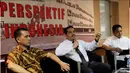 Parlindungan Purba (tengah) berharap kabinet Jokowi-JK memperhatikan daerah, karena kemajuan bangsa Indonesia tidak saja dilihat dari Jakarta, Jumat (23/10/2014) (Liputan6.com/Andrian M Tunay)