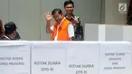 Tahanan KPK dalam kasus suap proyek PLTU Riau 1, Idrus Marham melakukan pencoblosan dalam Pemilu 2019 di TPS 012 Guntur, Jakarta Selatan, Rabu (17/4). Sebanyak 63 tahanan KPK hari ini ikut menyalurkan hak pilihnya. (merdeka.com/Dwi Narwoko)