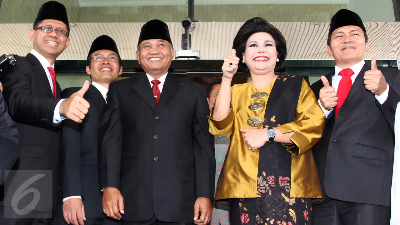20151221-Senyum Semringah Pimpinan KPK Terpilih Jelang Pelantikan-Jakarta