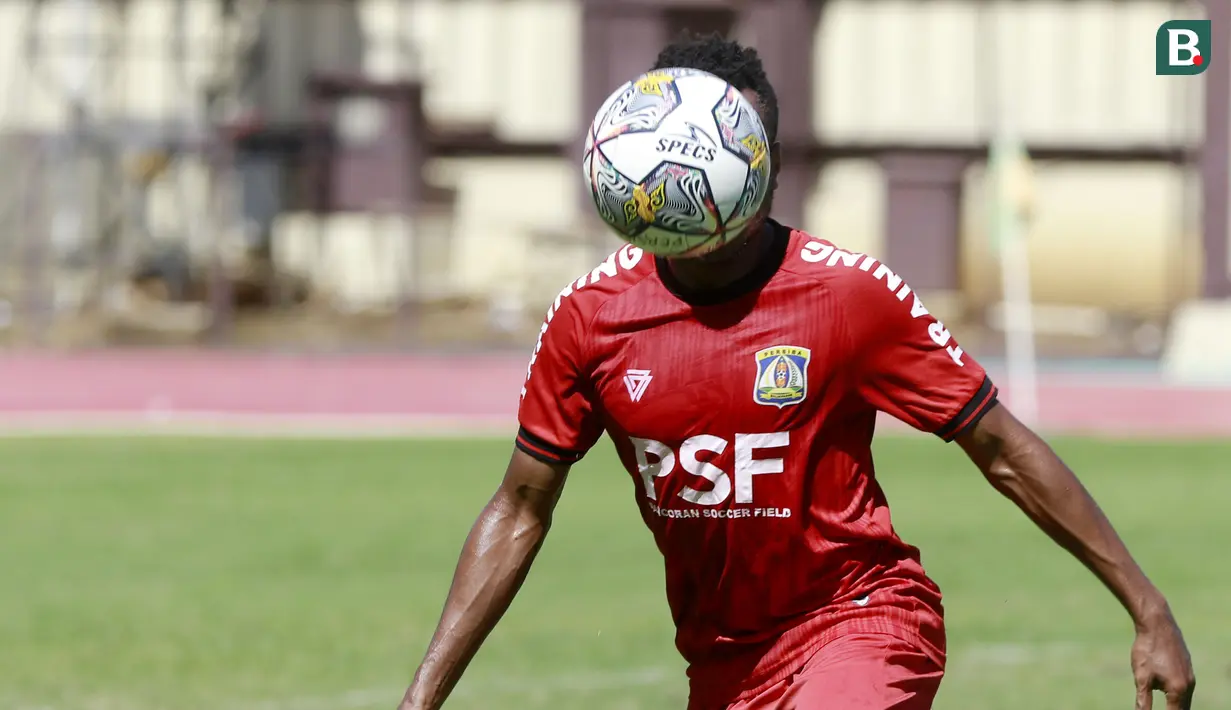 Penghentian kompetisi kasta kedua tersebut membunuh mimpi dan harapan untuk promosi ke Liga 1 pada musim depan. (Bola.com/M Iqbal Ichsan)