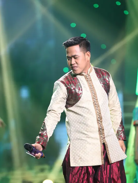 Kritikan juga bermunculan dari dewan juri lain yang melihat penampilannya malam itu terlihat menurun. (Andy Masela/Bintang.com)