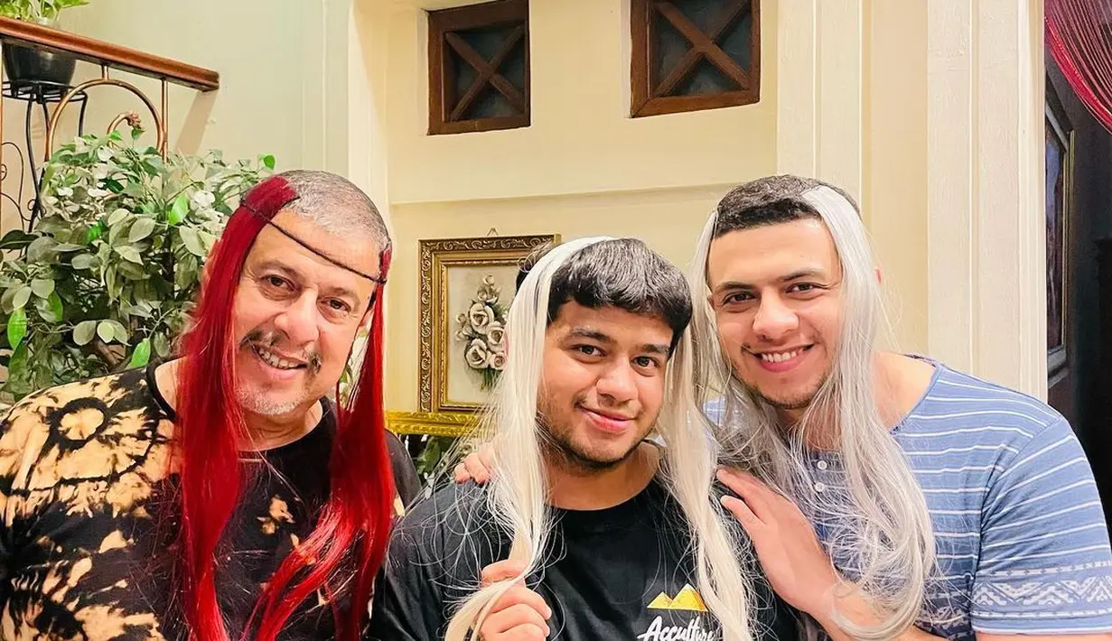 <p>Yislam Al Jaidi juga terlihat begitu akrab dengan sang ayah tersayang, pak Muh, dan Fadil Jaidi. (FOTO: instagram.com/yislamaljaidi/)</p>