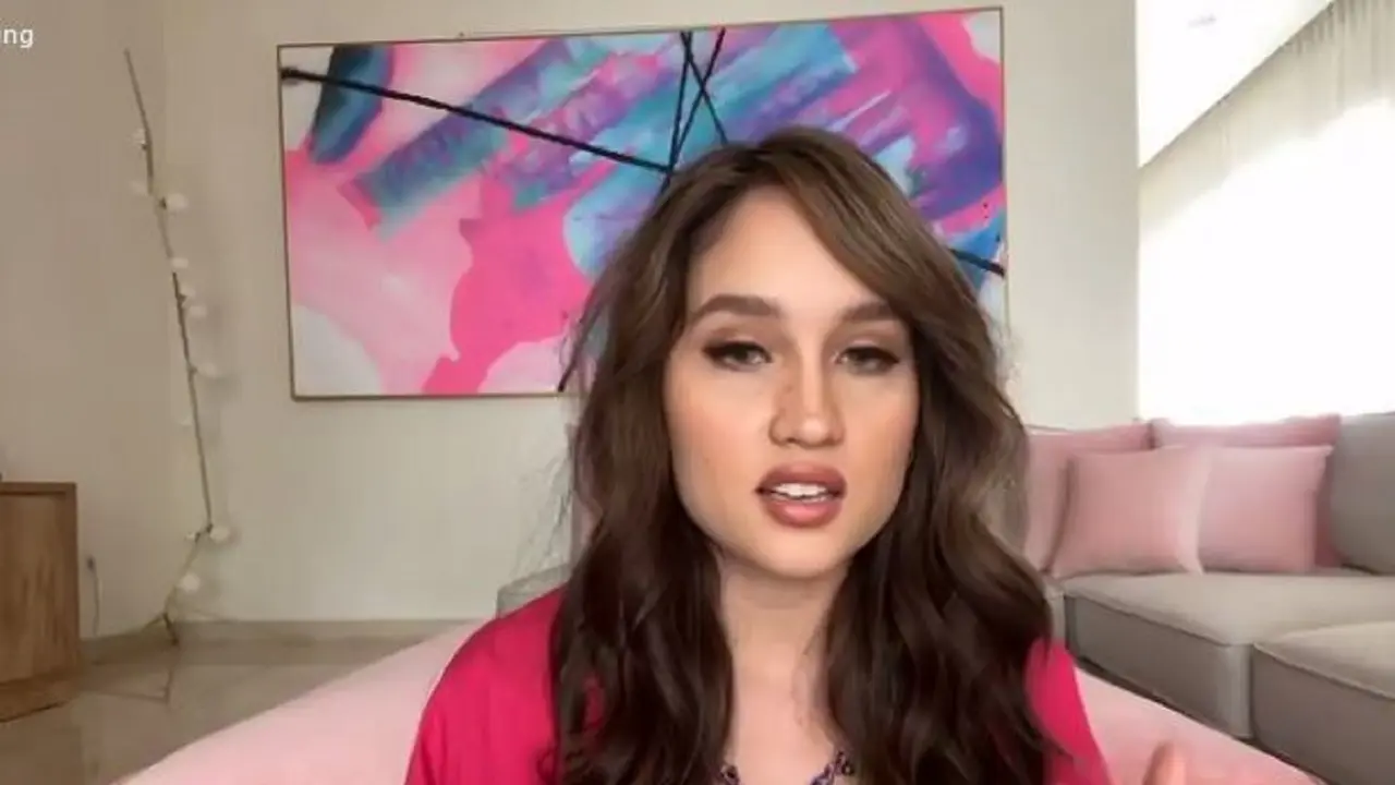 Cinta Laura