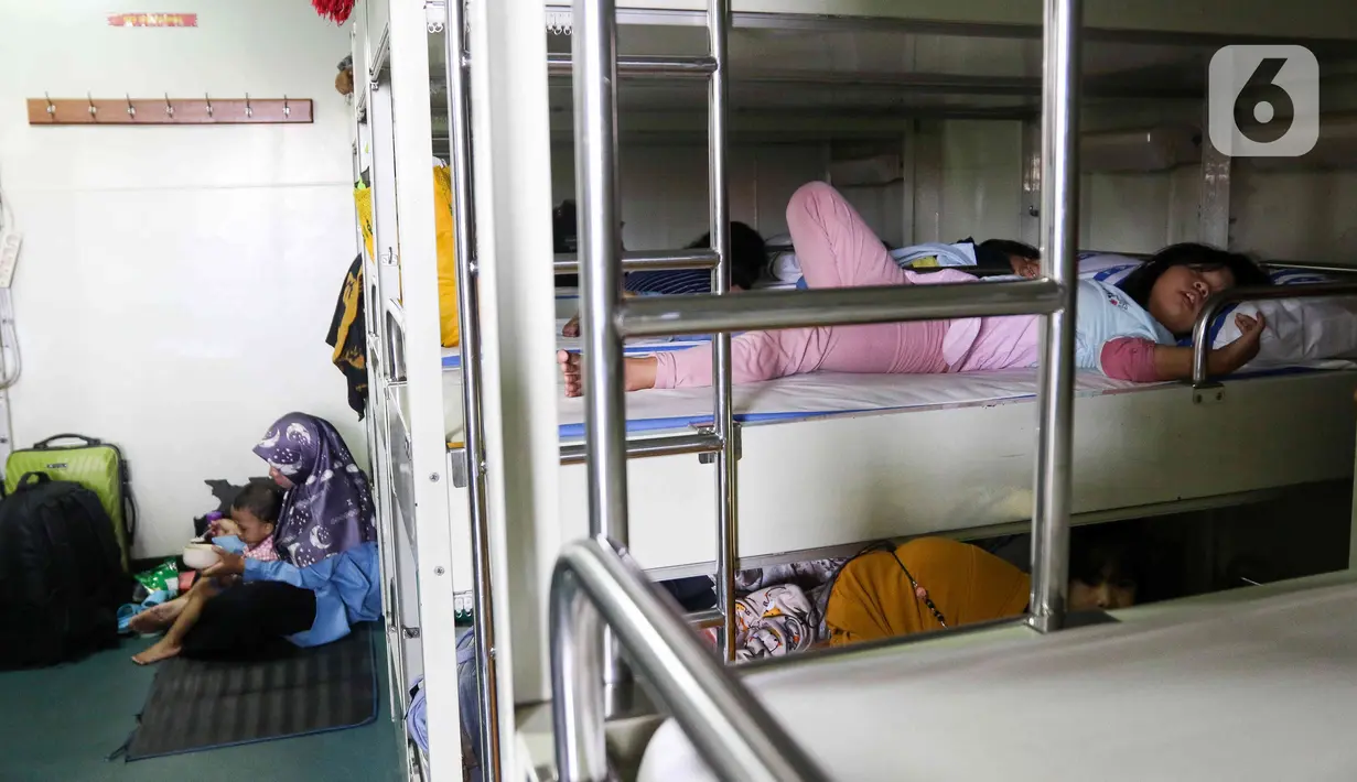 Keberangkatan dari Surabaya ke Semarang pada 25 April pukul 12.00 WIB. Selanjutnya, kapal akan berangkat dari Semarang ke Jakarta. (Liputan6.com/Herman Zakharia)