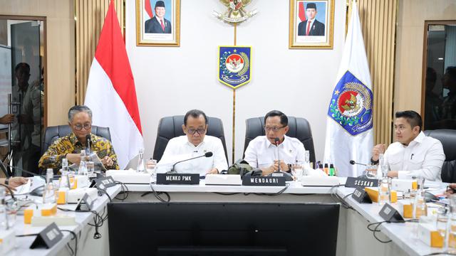 Gerak Cepat, Mendagri Bahas Percepatan Rehabilitasi dan Rekonstruksi Pascabencana Sumatra