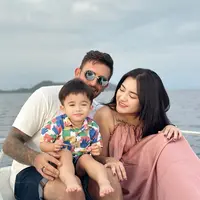 Potret Nathalie Liburan Bareng Pacar (Sumber : Instagram/@nathalieholscher)