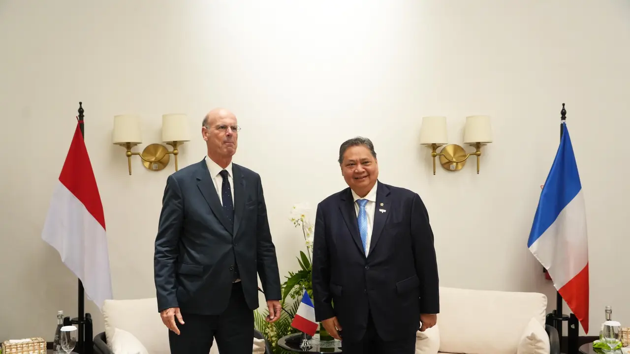 Menteri Koordinator Bidang Perekonomian Airlangga Hartarto telah mengadakan pertemuan bilateral dengan Menteri Ekonomi, Keuangan, dan Kedaulatan Industri serta Digital Prancis Eric Lombard