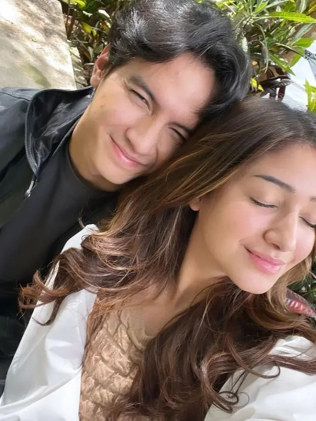 Main Sinetron Baru, Ini 7 Potret Dannia Salsabilla Bersama Para Pemain Garis Cinta