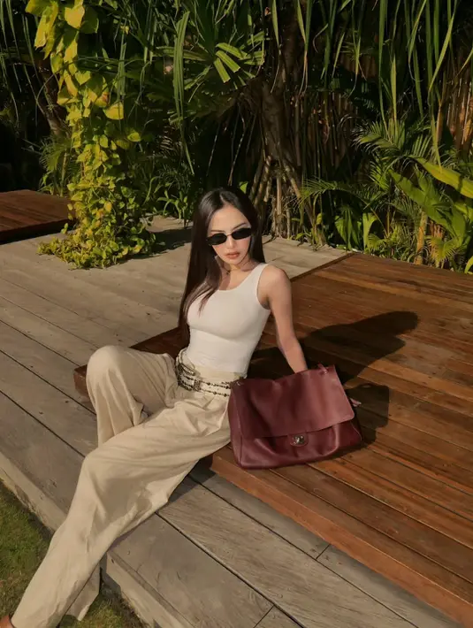Potret lengan berotot Mahalini Raharja terlihat ketika dirinya sedang mudik ke Bali bersama keluarga [@mahaliniraharja]