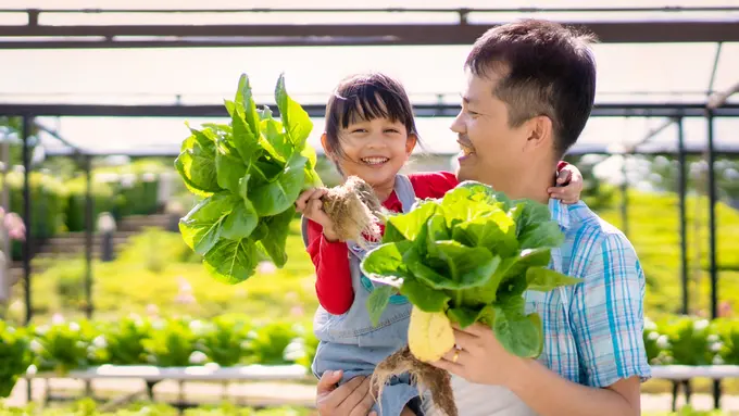 ayah dan anak perempuan