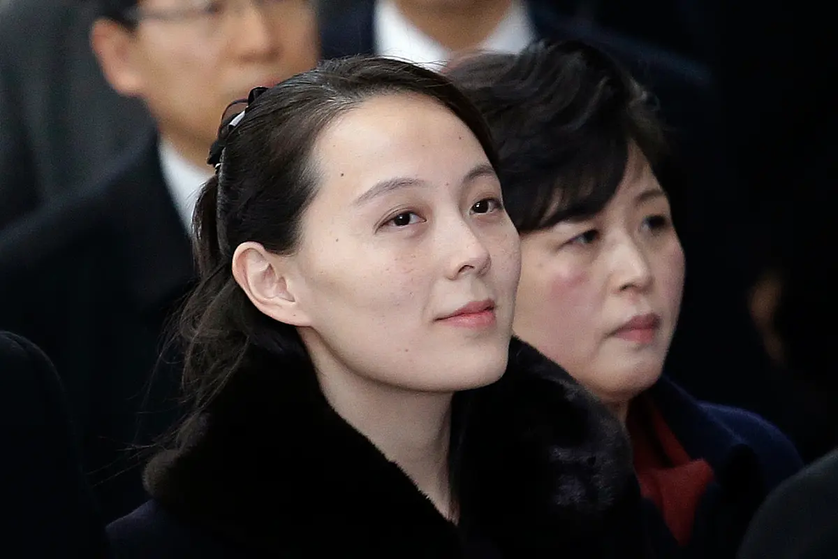 Ekspresi Adik Perempuan Kim Jong-un Saat Tiba di Korea Selatan