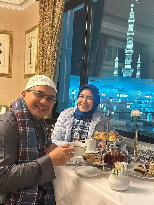 Sahrul Gunawan Umrah Bareng Istri dan Mertua