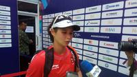 Beatrice Gumulya diwawancarai usai kalah menghadapi laga melawan petenis India (Liputan6.com / Nefri Inge)