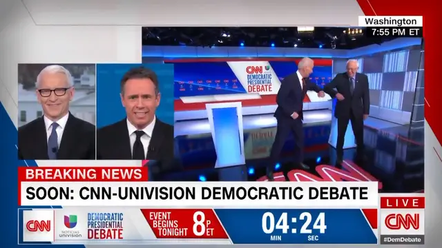 Mantan Wapres AS Joe Biden dan Senator Bernie Sanders melakukan salam bahu (elbow bump) untuk menghindari Virus Corona (COVID-19).