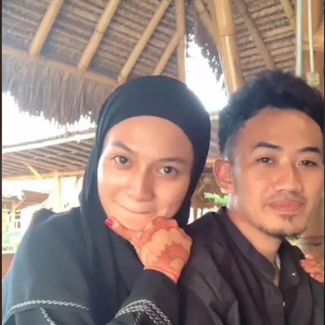 6 Potret Ustaz Syam Elmarusy dan Jihan Salsabila Setelah Menikah, Makin Romantis