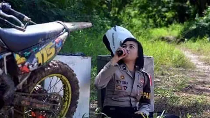 Kisah Inspiratif dari Para Polwan Cantik yang Tak Kenal Lelah