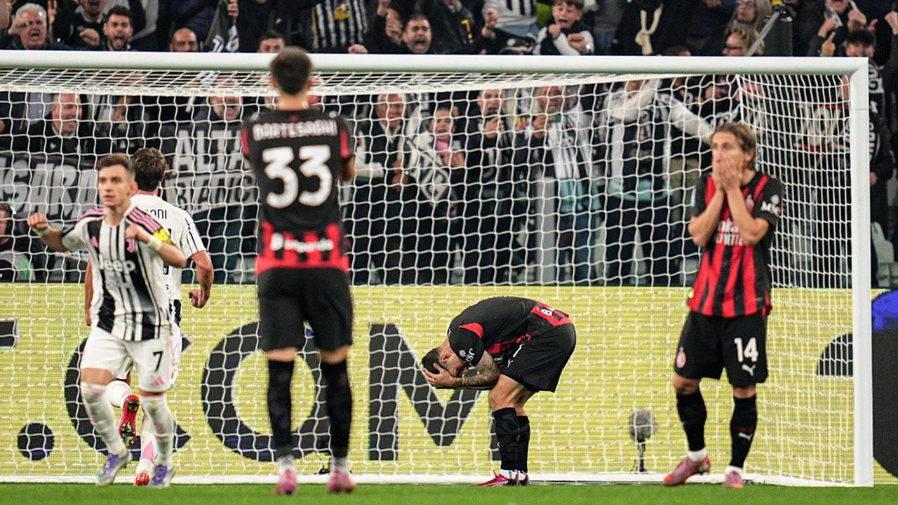 Ekspresi skuad AC Milan usai Christian Pulisic gagal menjebol gawang Juventus lewat titik penalti di pekan ke enam Serie A 2025/2026 di Allianz Stadium, Senin (06/10/2025). (Marco Alpozzi/LaPresse via AP)
