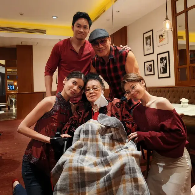 Potret 6 seleb mualaf rayakan Imlek 2025, Larissa Chou bahagia rayakan bareng keluarga beda keyakinan