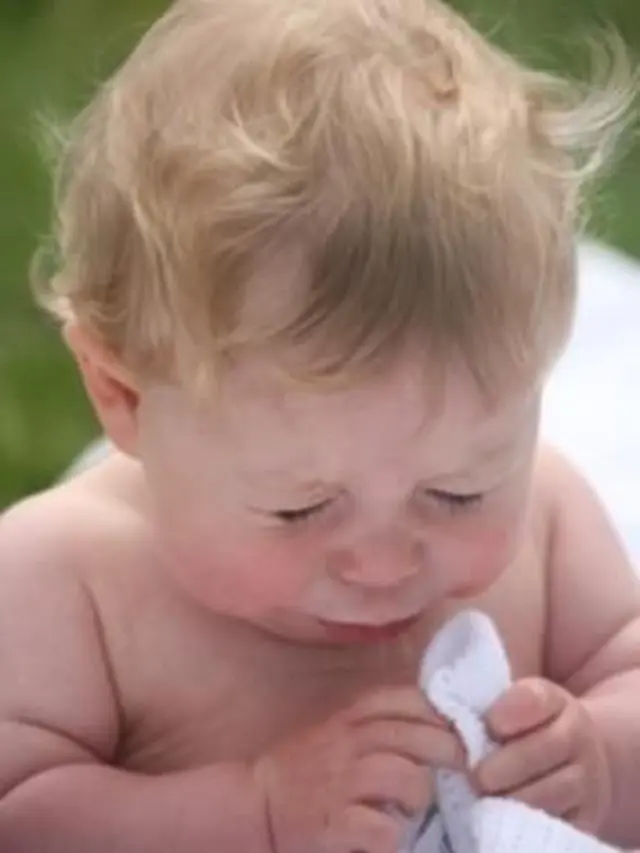 Potret Lucu Bayi Sebelum Bersin ini Bikin Makin Gemes