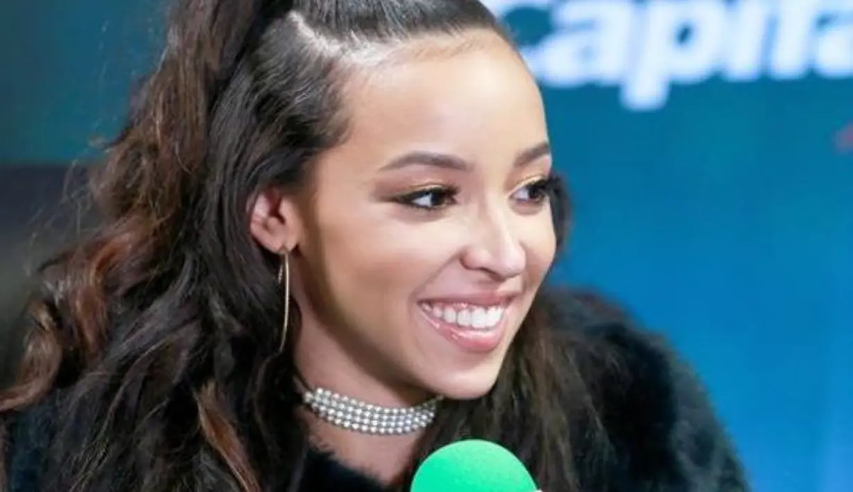 Tinashe mengatakan pada seorang fotografer bahwa ia melihat Ben di dalam. (USAVibez)