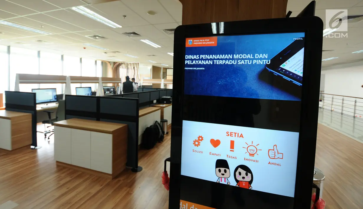 Suasana ruang pelayanan di Mal Pelayanan Publik, Jakarta, Rabu (11/10). Mal ini memiliki 328 jenis layanan dan perizinan, terdiri dari 296 Pemprov DKI dan 32 lainnya dari tujuh kementerian maupun lembaga non pemprov DKI. (Liputan6.com/Helmi Fithriansyah)