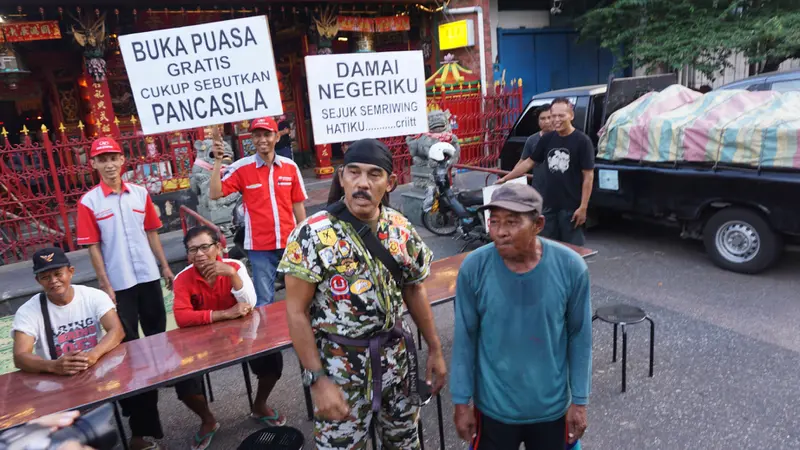 Aksi Kopral Bagyo Gelar Buka Bersama