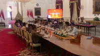 Presiden Jokowi bertemu dengan pimpinan pondok pesantren di Istana Negara, Jakarta, Selasa (4/4/2017). (Liputan6.com/Ahmad Romadoni)