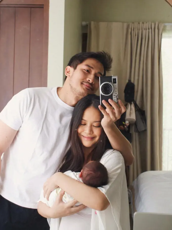 Hanggini Resmi Jadi Ibu. [@hanggini]