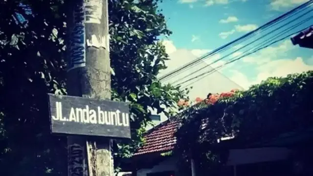6 Nama Jalan Paling Gokil yang Bikin Senyum Lebar, Out of The Box