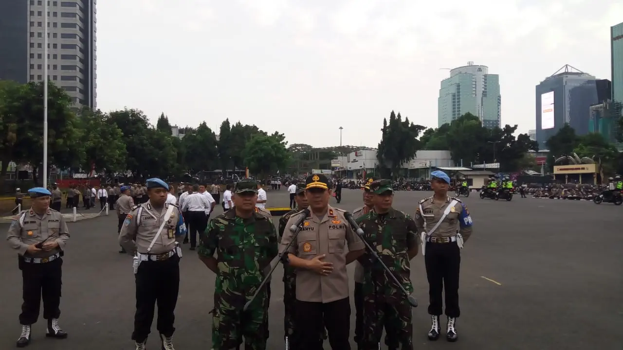 Ratusan personel Polri-TNI melakukan apel 'Konsolidasi Pemberakhiran Pengamanan Asian Games XVIII-2018'