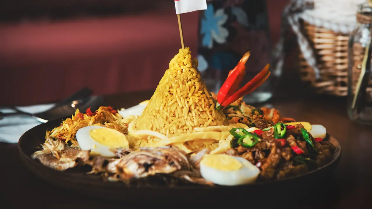 nasi tumpeng
