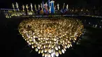 Instalasi bambu berbentuk hati di Desa Tangchang yang berada di Yongchang, Kota Hangzhou, Provinsi Zhejiang, China pada 13 November 2020. Kaya akan sumber daya bambu, Desa Tangchang menggelar pertunjukan cahaya menampilkan berbagai instalasi lampu yang terbuat dari bambu. (Xinhua/Xu Yu)