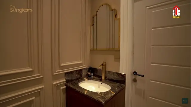 Ruang Tamu Rumah Shireen Sungkar dan Teuku Wisnu. (Foto: YouTube The Sungkars)