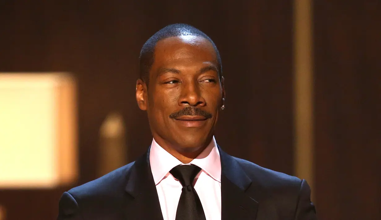 Eddie Murphy memiliki anak pertama dari Paulette McNeely bernama Eric yang kini berusia 26 tahun. Setelah itu ia dikaruniai anak kedua dari hubungannya dengan Tamara Hood, anak keduanya bernama Christian kini berusia 25 tahun. (AFP/Bintang.com)