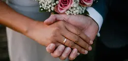 ilustrasi cincin pernikahan/Photo by Adika Suhari on Unsplash
