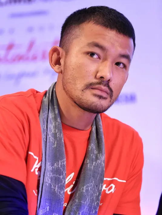 "Jadi ada yang dari sisi peran secara fisik kemudian ada perang secara edukasi pendidikan, Ki Hajar kan," ungkap Rio Dewanto, di Plaza Indonesia, kawasan Thamrin, Jakarta Pusat, Selasa (4/10/2016).  (Adrian Putra/Bintang.com)