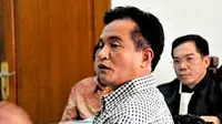 Mantan Menteri Kehakiman Yusril Ihza Mahendra memberikan kesaksian dalam kasus dugaan korupsi Sistem Administrasi Badan Hukum (Sisminbakum) di Pengadilan Negeri Jakarta Selatan, Jakarta. (Antara)
