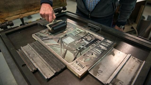 Ilustrasi operator mesin cetak (unsplash)