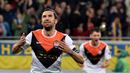 Kapten Shakhtar Donetsk, Darijo Srna, mencetak satu gol saat timnya menang atas Braga pada leg kedua perempat final Liga Europa di Stadion Arena Lviv, Lviv, Ukraina, (14/4/2016). (AFP/Sergei Supinsky)