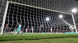 Raphinha menampilkan performa seorang kapten yang sesungguhnya, mendorong timnya dengan tingkat kerja, intensitas, sikap, kualitas, gol, dan assist yang luar biasa. (AFP/Lluis Gene)