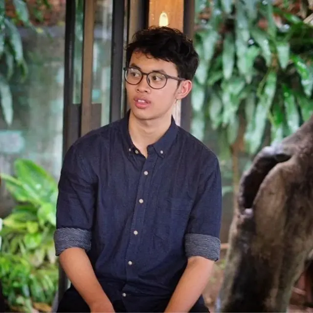 Potret Bhumi, Putra Sulung Hanung Bramantyo yang Mulai Dewasa