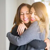 ilustrasi ibu dan anak perempuan/copyright by Krakenimages.com (Shutterstock)