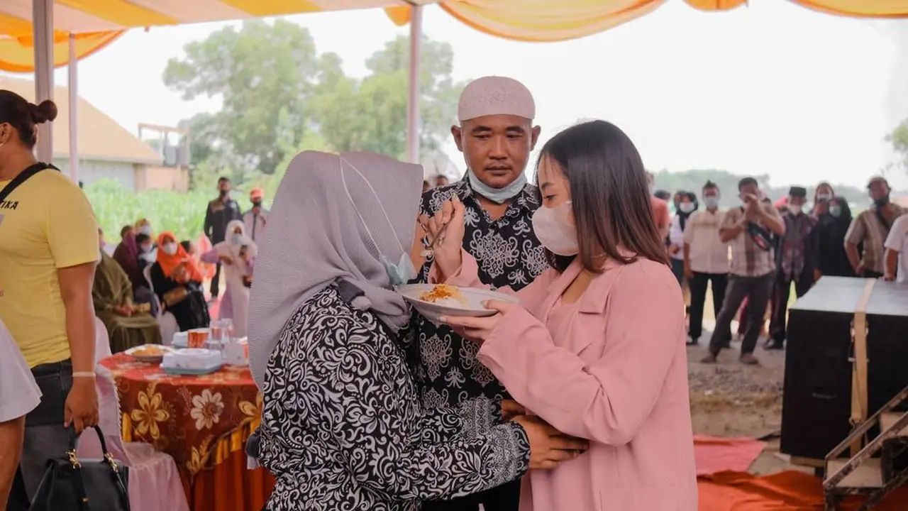 Findi Bintang Pantura 6 pulang ke Lampung Tengah (foto: Instagram/findiartika_official)