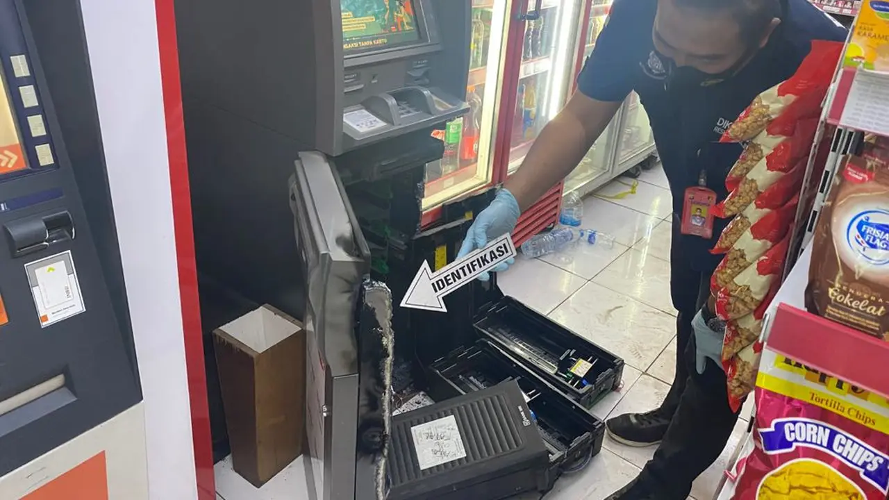 ATM Di Bobol. (KAmis, 16/09/2021). (Dokumentasi Polres Serang Kota).
